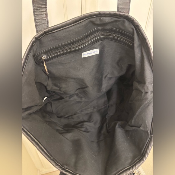Bath & Body Works shiny black puffer tote - EUC - Picture 7 of 7